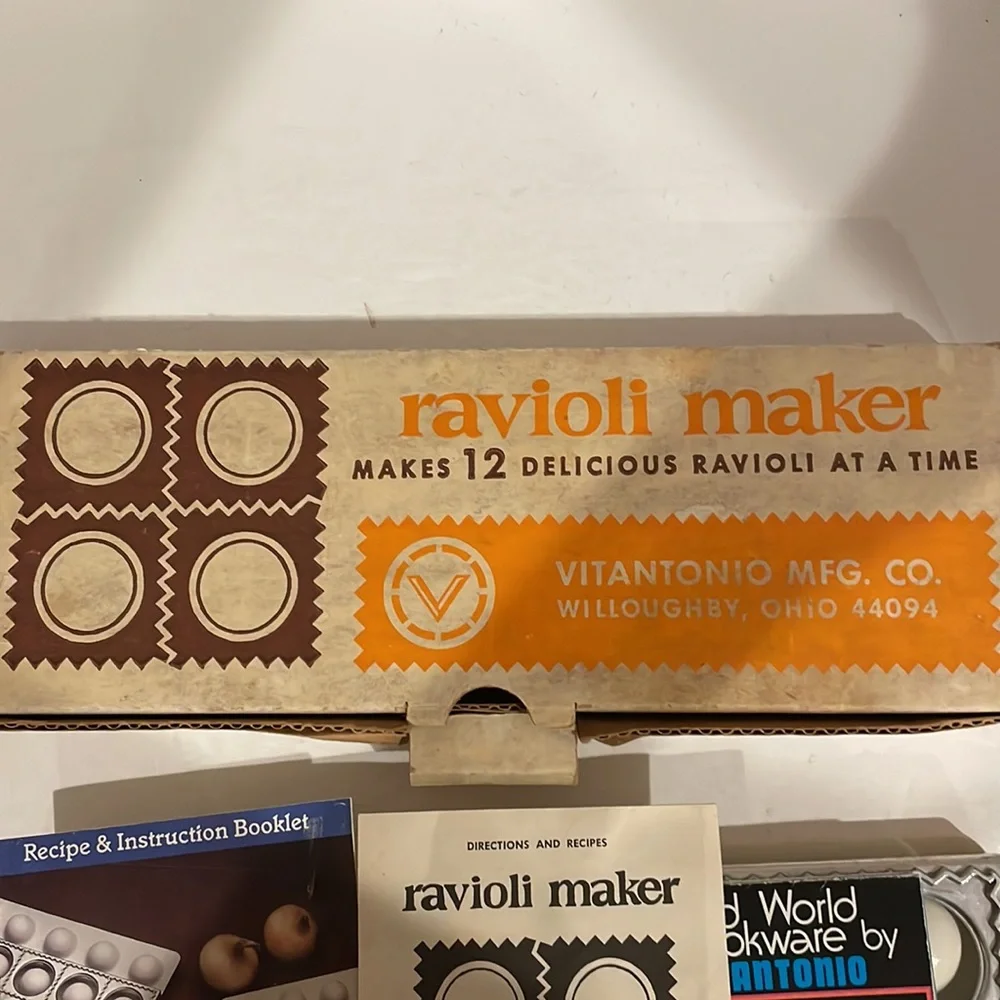 Vintage Ravioli Maker - Picture 6 of 7